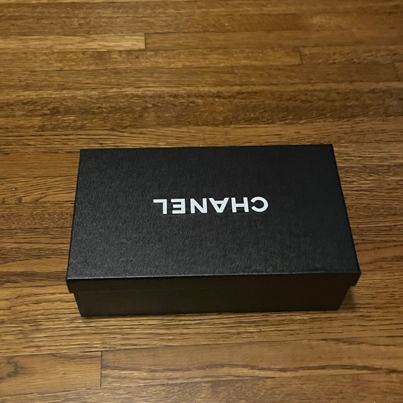 NWT CHANEL DARK PINK CC LOGO PATENT LEATHER BALLET BALLERINA FLATS - Picture 8 of 8